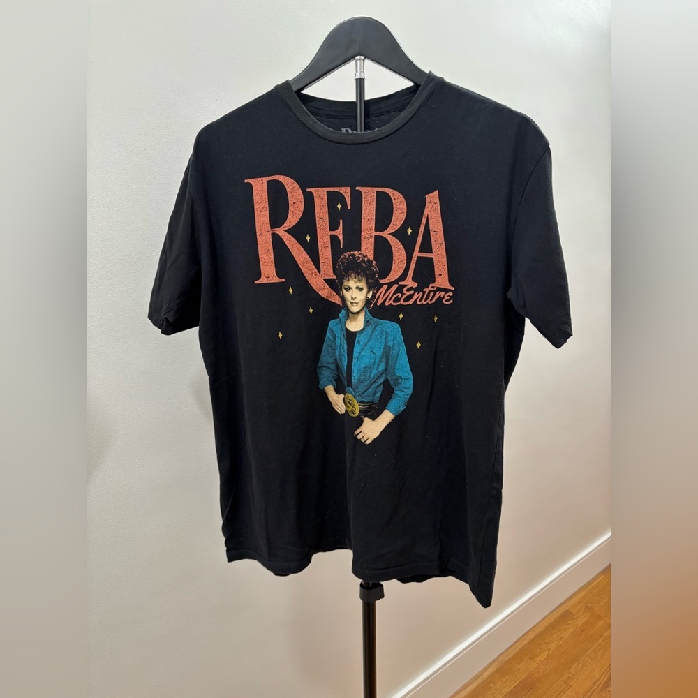 289. Reba Band-Tee
